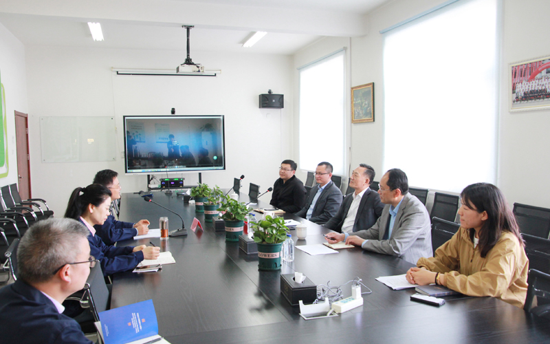 城陽(yáng)區(qū)政協(xié)主席高尚倫一行蒞臨青島中新華美調(diào)研