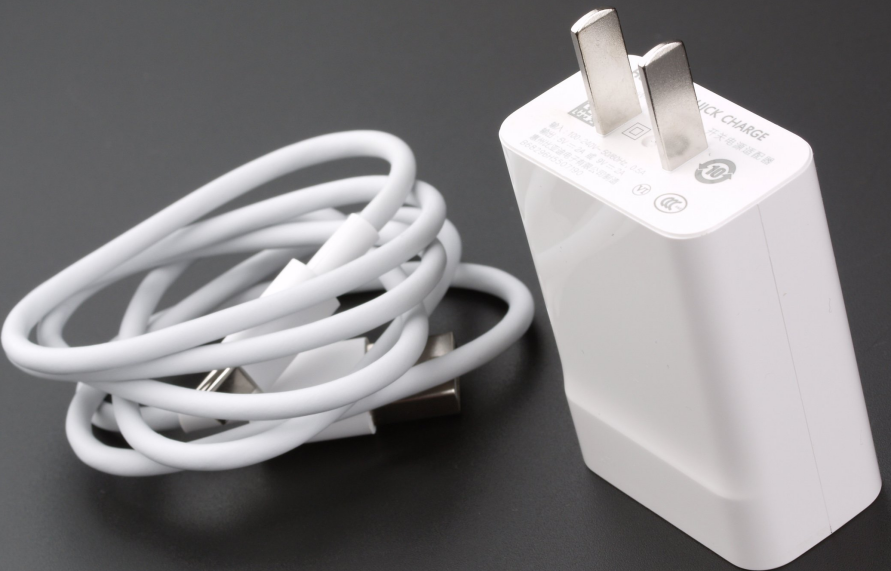 充電器安全質(zhì)量好，關(guān)鍵就在這款阻燃PC材料