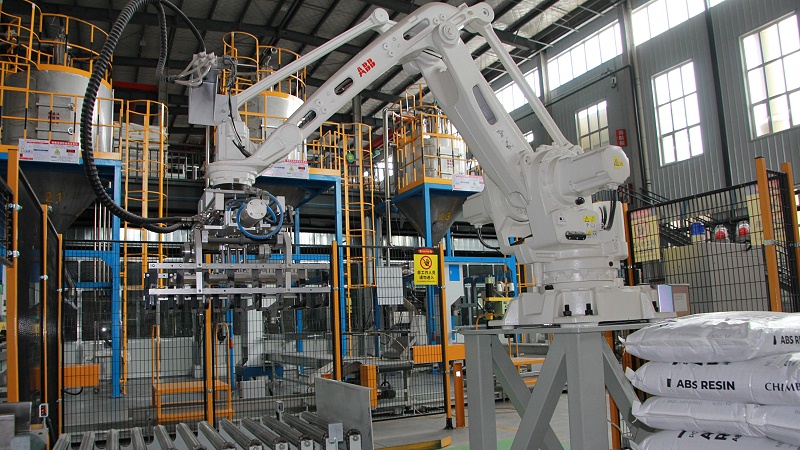 現(xiàn)代化生產車間-青島中新華美塑料有限公司