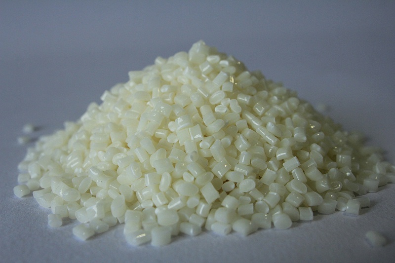 煙臺客戶詢定奶箱用ABS全新料多少錢一噸，塑料小編為您提供實時報價！