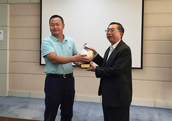 新時(shí)代攜手并進(jìn)、合作共贏(yíng)，開(kāi)創(chuàng)美好未來(lái)