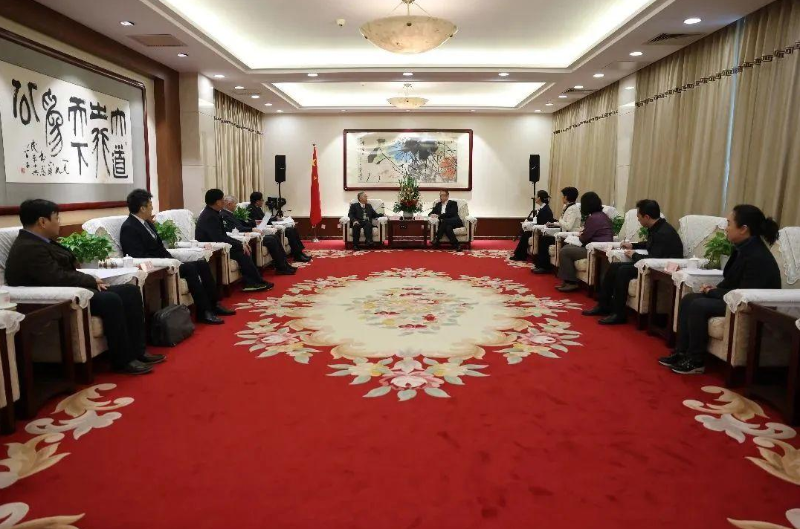 全國(guó)人大常委會(huì)副委員長(zhǎng)、民革中央主席鄭建邦會(huì)見臺(tái)灣奇美集團(tuán)董事長(zhǎng)許春華