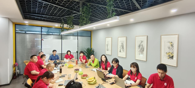 在王東的帶領(lǐng)下，山東牛商匯企業(yè)相互走訪學(xué)習(xí)、幫扶