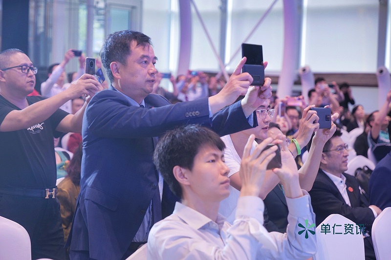 第十二屆電子商務(wù)十大牛商頒獎(jiǎng)盛典