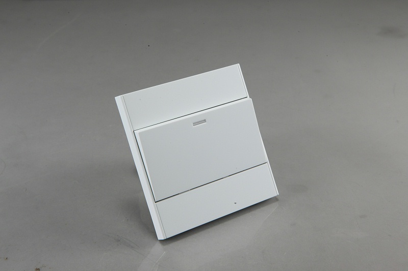 為安全賦能：詳解墻壁開關(guān)如何借中新華美阻燃PC材料筑牢防火墻