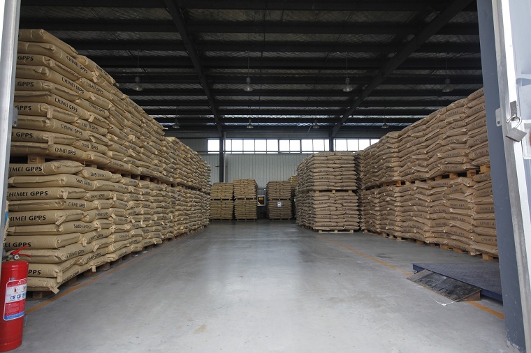 青島中新華美塑料原材料倉庫